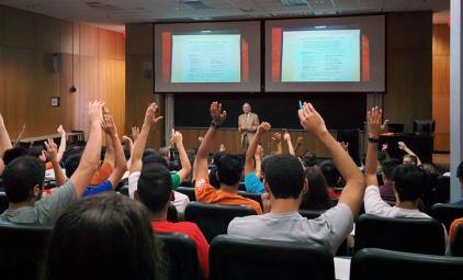 Uri Treisman teaching freshman calculus